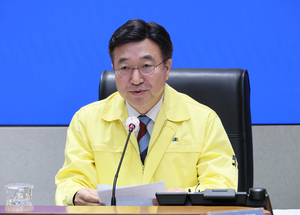 윤호중 “8전산실 전기공급 재개…복구 속도 내야 할 때”