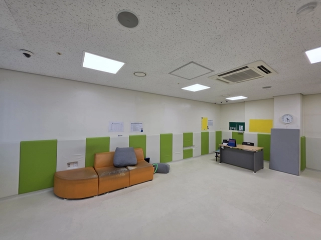 ‘케어비아’ 서비스가 적용된 의왕시장애인주간보호시설 내부 모습. SKT 제공