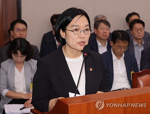 한성숙 중소벤처기업부 장관이 지난 8월 19일 국회에서 열린 산업통상자원중소벤처기업위원회 전체회의에서 2024회계연도 결산과 관련해 발언하고 있다. [연합뉴스]