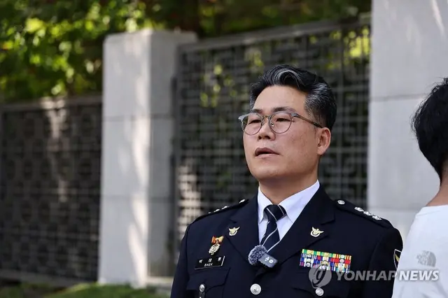 현직 경찰로서 윤석열 전 대통령 부부 등에 의한 2023년 인천 세관 마약 수사 외압 의혹을 제기해온 백해룡 경정.<연합뉴스 사진>