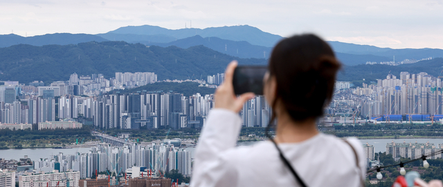서울 남산에서 바라본 서초·강남 일대 아파트 단지. [연합뉴스 제공]