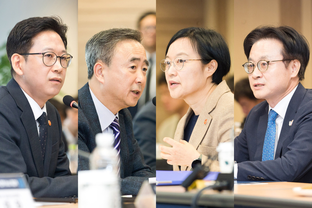배경훈(왼쪽부터) 부총리, 임문영 국가인공지능전략위원회 부위원장, 한성숙 중소벤처기업부 장관, 김정관 산업통상부 장관. 과기정통부 제공