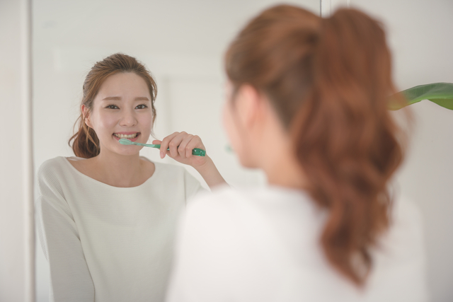 양치하는 모습. 사진 아이클릭아트.