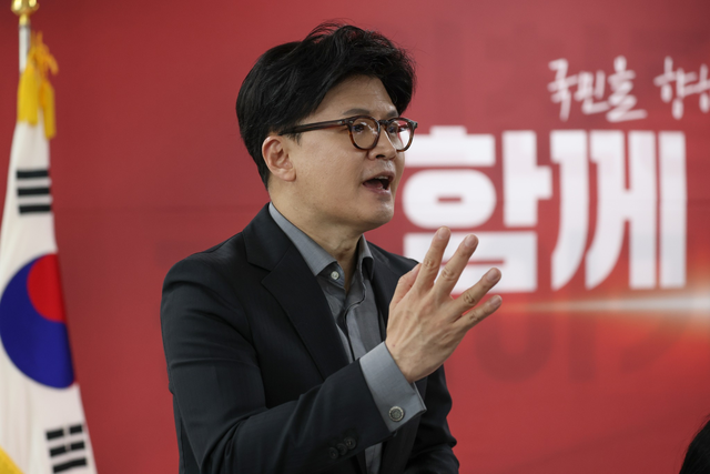 국민의힘 제21대 대선 경선 후보였을 당시 한동훈 전 당대표.<페이스북 ‘한동훈 official’ 사진 갈무리>