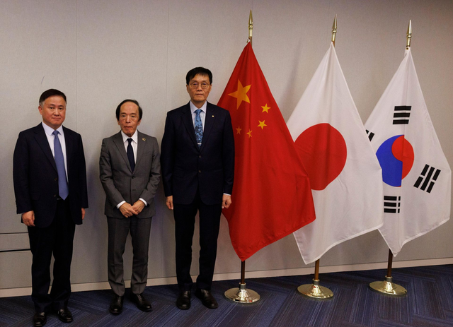 이창용 총재, 한·중·일 중앙은행총재 회의 참석…“내년 주최자는 한은”