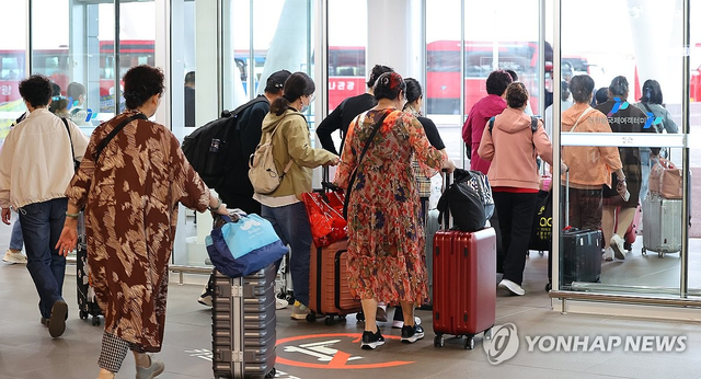 한국 찾은 유커. 위 기사 내용과 직접적인 관계 없음. 연합뉴스