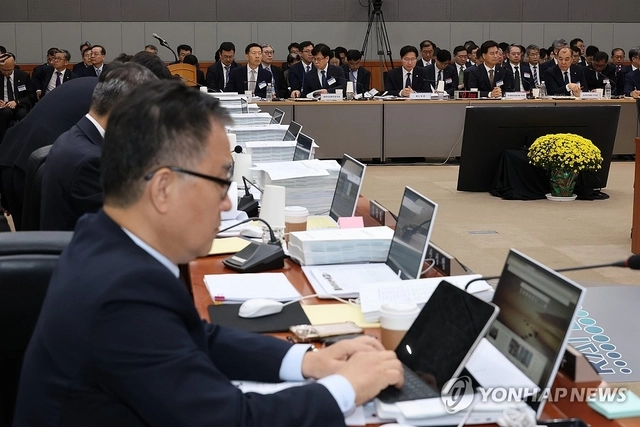 지난 24일 대전 ETRI에서 열린 과방위의 과학기술 관련 기관에 대한 국감 모습. 연합뉴스