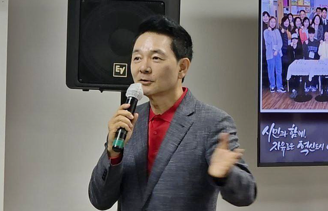윤석열 정부 대통령실 미래전략기획관을 지낸 장성민 국민의힘 경기 안산갑 당협위원장.<장성민 전 새천년민주당 국회의원 페이스북 사진 갈무리>