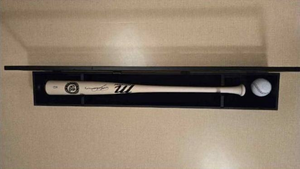 금관 받은 트럼프, 李대통령에 야구배트 선물주고 떠났다