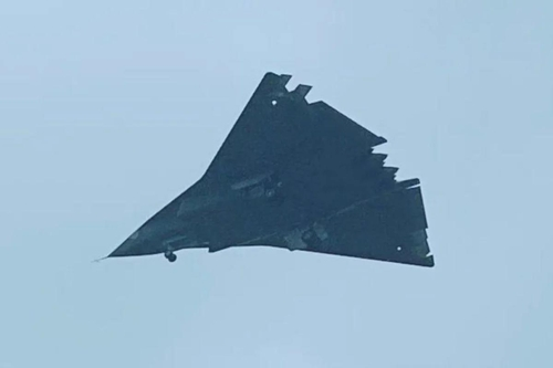 지난주부터 중국 SNS에 유포된 J-36 비행 사진 [홍콩 SCMP 캡처]