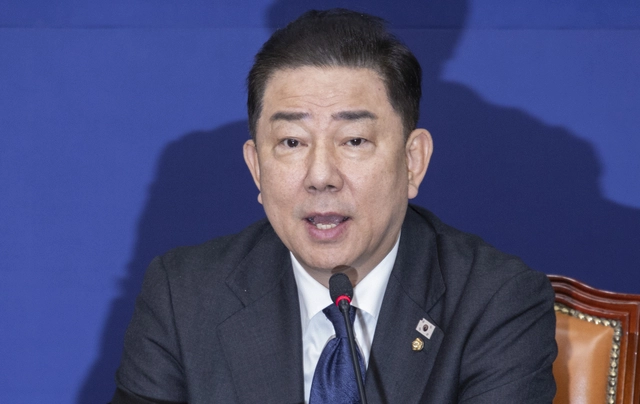 김병기 더불어민주당 원내대표가 최고위원회의에서 발언하고 있다. [연합뉴스]