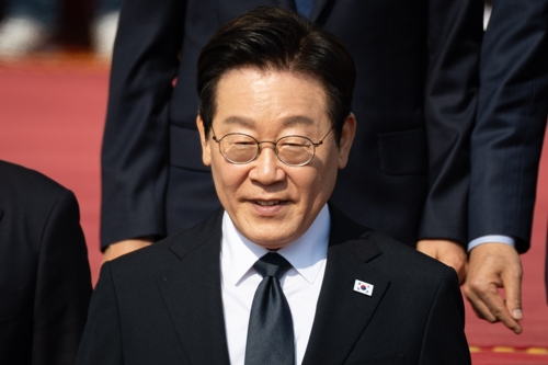 李대통령 “소방공무원, 국가가 지키겠다”