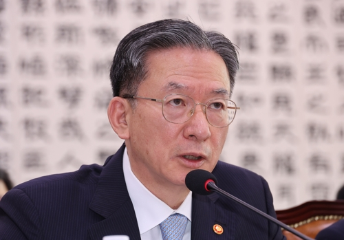 정성호 법무부 장관이 지난 10월 30일 서울 여의도 국회 법제사법위원회에서 열린 종합감사에서 답변하고 있다.  [연합뉴스]