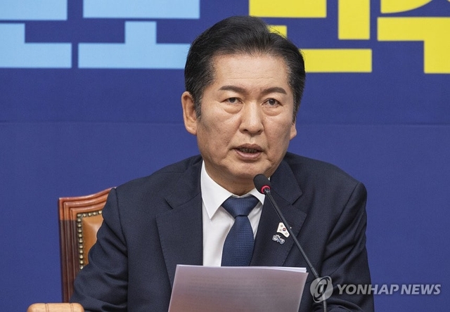 정청래 더불어민주당 대표가 10일 여의도 국회에서 열린 최고위원회의에서 발언하고 있다. [연합뉴스]