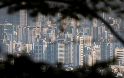 금리 0.25% 인하 시 집값 56% ‘쑥’…한은 “합리적 기대 무너졌다”