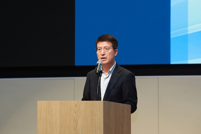 오세철 삼성물산 건설부문 대표가 지난 11일 서울 강동구 삼성물산 본사에서 'AI시대, 건설을 새로 설계하다'라는 주제로 열린 '2025 AI데이'에서 환영사를 하고 있다. [삼성물산 건설부문 제공]
