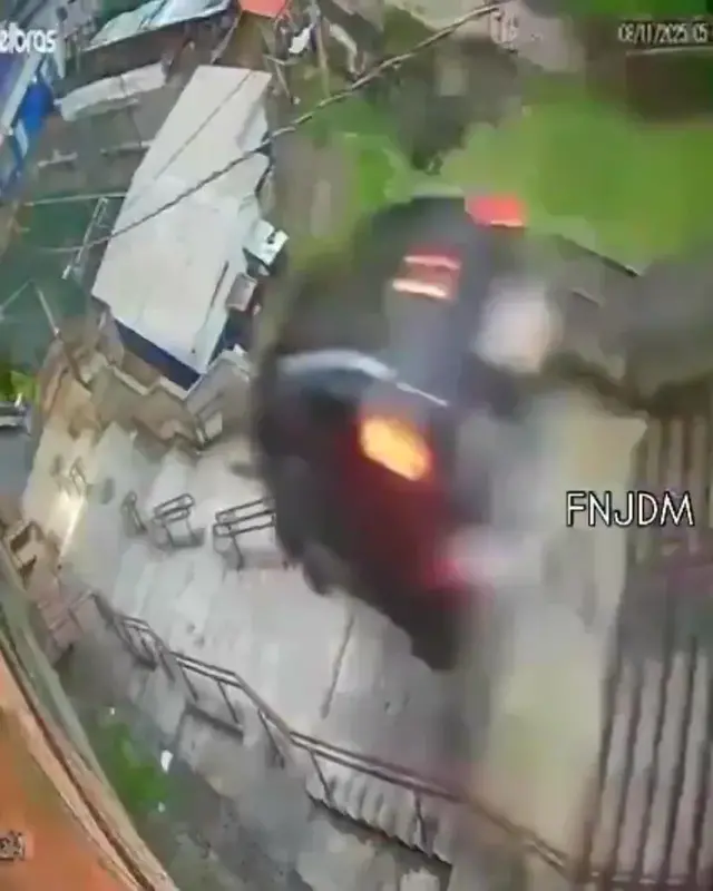 지난 8일(현지시간) 브라질 상파울로에서 차량이 계단 아래로 굴러떨어지고 있다.  [더 선 캡처]