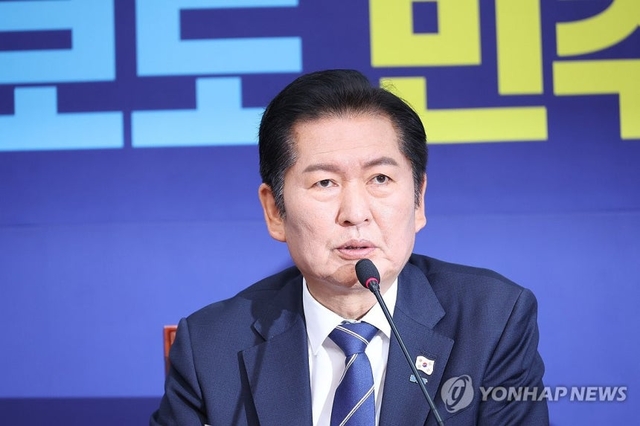 정청래 더불어민주당 대표가 12일 여의도 국회에서 열린 최고위원회의에서 발언하고 있다. [연합뉴스]