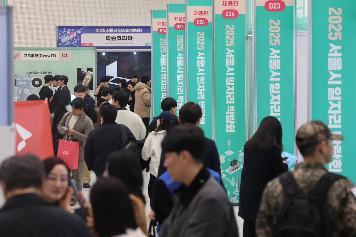 10월 취업자 19만3000명↑…청년 고용률 18개월째 하락세