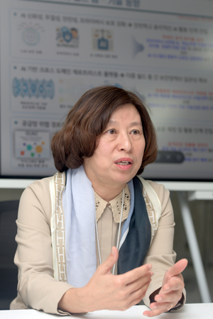 [이준기의 D사이언스] 디지털 안심세상 만드는 여전사… 김정녀 ETRI 사이버보안연구본부장은