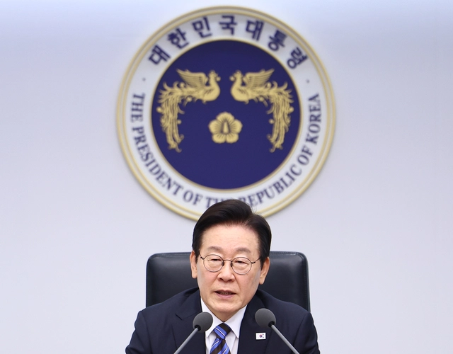 이재명 대통령이 13일 용산 대통령실에서 열린 수석보좌관회의에서 발언하고 있다. 연합뉴스