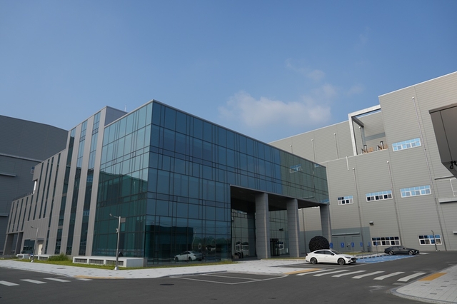 엘앤에프 대구3공장 전경. 엘앤에프 제공.