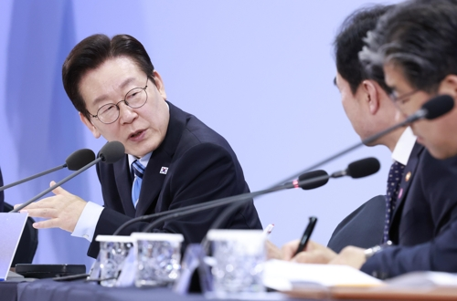 李대통령 “신상필벌은 기본 중 기본…내란극복·적극행정도 모두 해야 할 일”