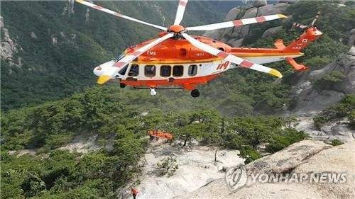 인명 구조하는 소방헬기 * 기사 내용과 직접적인 관계 없음. [소방청 제공]