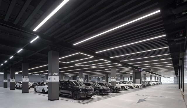 기아가 경기 평택시 청북읍 일대에 ‘기아 인증중고차 센터 평택 직영점’과 기아 최초 PBV 특화 거점 ‘PBV 익스피리언스 센터’를 열었다. 사진은 기아 인증중고차 센터 평택 직영점 적치장. 기아 제공