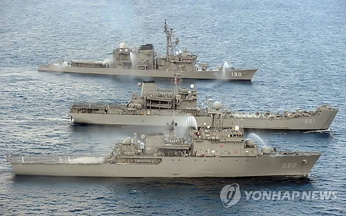 한ㆍ일 연합 수색구조훈련 모습 [연합뉴스 자료사진]