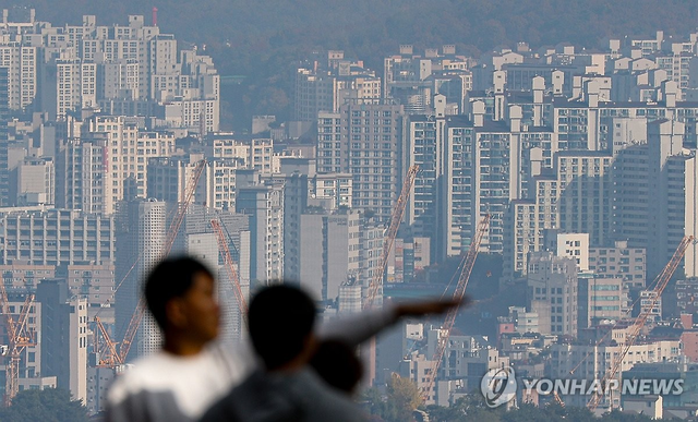 서울 남산에서 바라본 아파트 모습. 연합뉴스