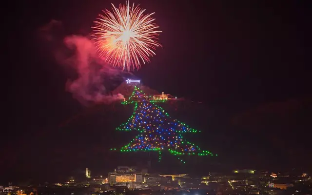 이탈리아 구비오 크리스마스. 이탈리아 관광 홈페이지