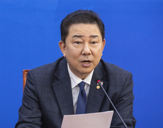 규제 새판 짜는 민주… 김병기 “기업이 뛰기 좋은 나라 만들 것”