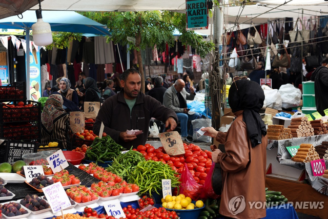 튀르키예 이스탄불의 시장. 로이터 연합뉴스