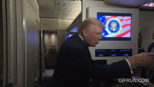 도널드 트럼프 미국 대통령이 “Quiet, piggy”라고 말하는 장면.  백악관(The white House) 유튜브