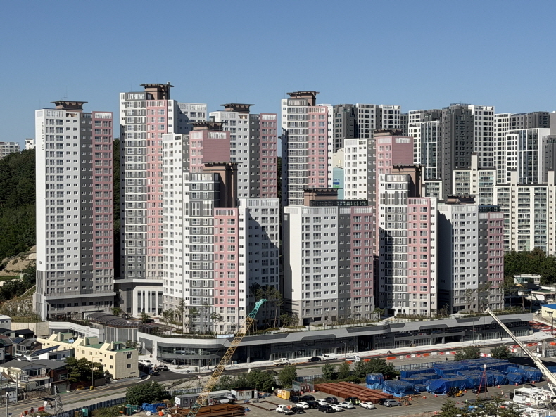 28일 공개입찰 '강릉역 경남아너스빌 더 센트로' 단지 내 상가 | 디지털 ...