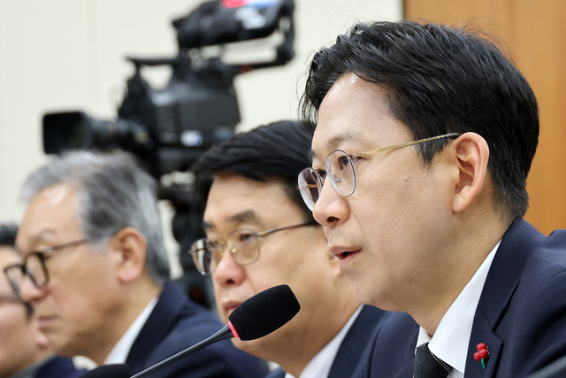 배경훈 부총리 겸 과학기술정보통신부 장관이 2일 서울 여의도 국회에서 속개한 과학기술정보방송통신위원회의 쿠팡 개인정보 유출 사고 관련 현안질의에서 의원들 질의에 답변하고 있다. 연합뉴스 제공