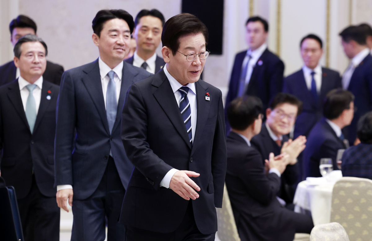 [기획] 취임 6개월 李대통령… 전반적인 긍정 평가 속 민생경제는 숙제