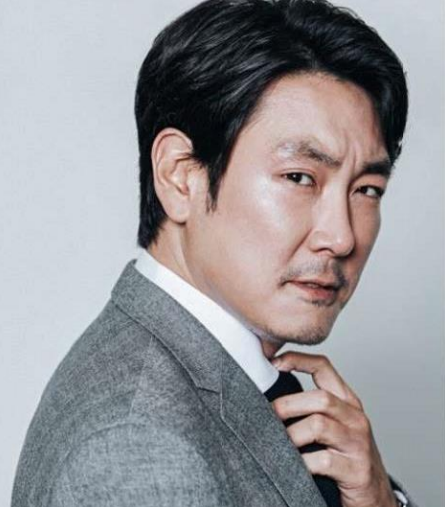 배우 조진웅. 사람엔터테인먼트 홈페이지.