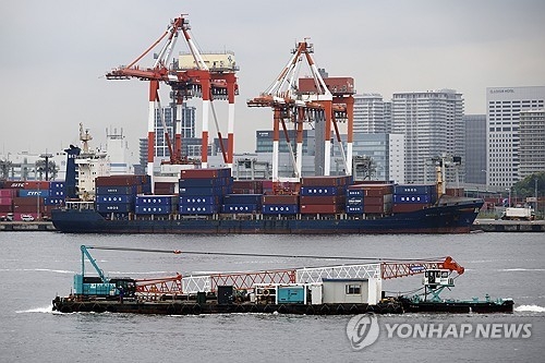 일본 도쿄항 컨테이너선. EPA 연합뉴스 자료사진