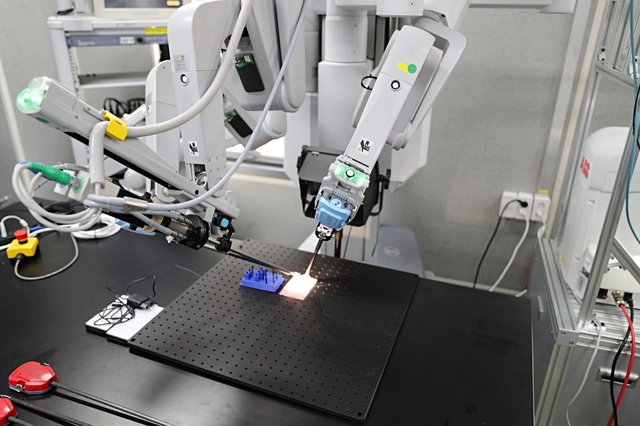 인튜이티브서지컬 수술로봇 연구 플랫폼 ‘dVRK’ 인튜이티브서지컬코리아 제공