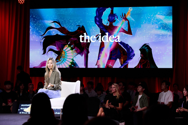 넷플릭스 '크리에이티브 아시아'에서 발표하는 메기 강 감독. 넷플릭스 제공
