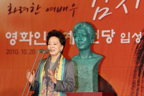 [오늘의 DT인] 연기도 사랑도 뜨거웠다… 한국 영화사 쓴 ‘은막의 여왕’ 김지미