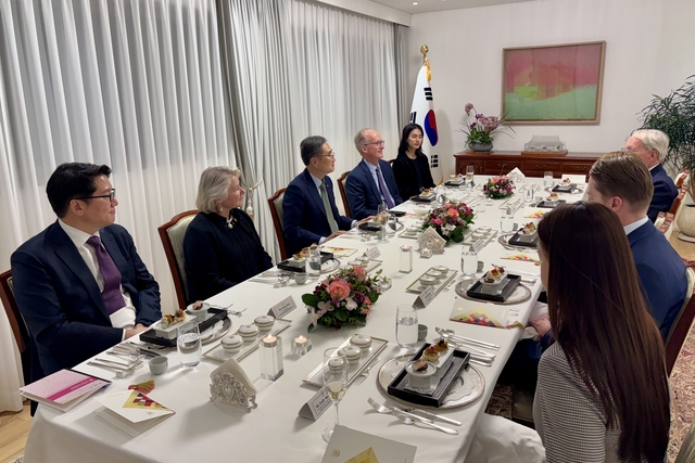 조현, 美 외교정책위원회 접견…“원자력 등 협력 가속화”