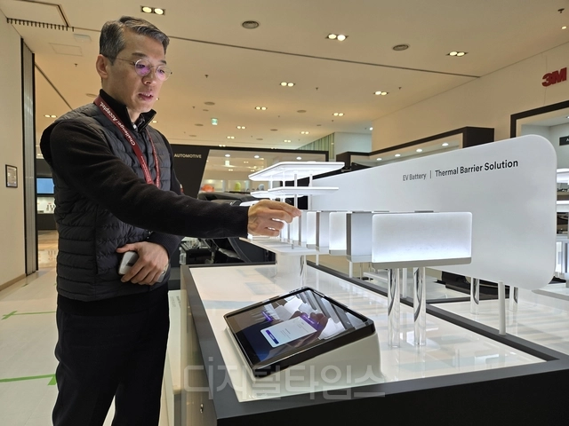 주형석 3M 자동차사업부 상무가 8일 경기 화성 동탄연구소에서 기술력을 소개하고 있다. 사진=양호연 기자