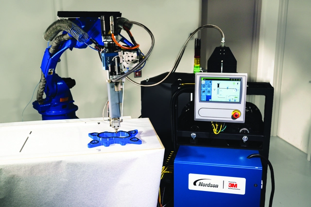 VHB™ 익스트루더블(Extrudable). 3M