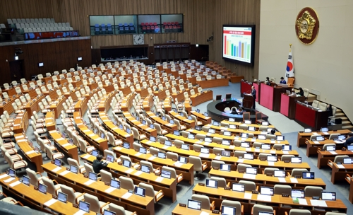 은행법 개정안 필리버스터 이어가는 국민의힘(사진=연합뉴스)