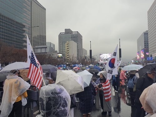 13일 광화문 대국본 집회 현장(사진=연합뉴스)