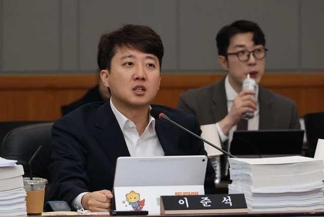 이준석 개혁신당 대표가 과학기술정보방송통신위원회 국정감사에서 질의하고 있다.  [연합뉴스]