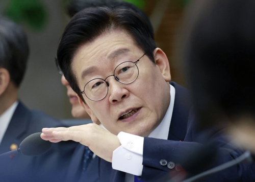 이재명 대통령이 16일 정부세종청사에서 열린 국무회의에서 발언하고 있다.  [연합뉴스]